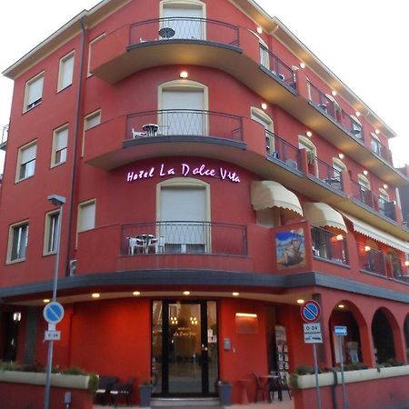Hotel La Dolce Vita Rimini Exterior foto